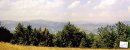 mini-panoramka z widokiem na dwa szczyty, na których byliśmy wcześniej: z lewej Gorc (1228 m n.p.m.) i z prawej lekko w dali Mogielica (1170 m n.p.m.)